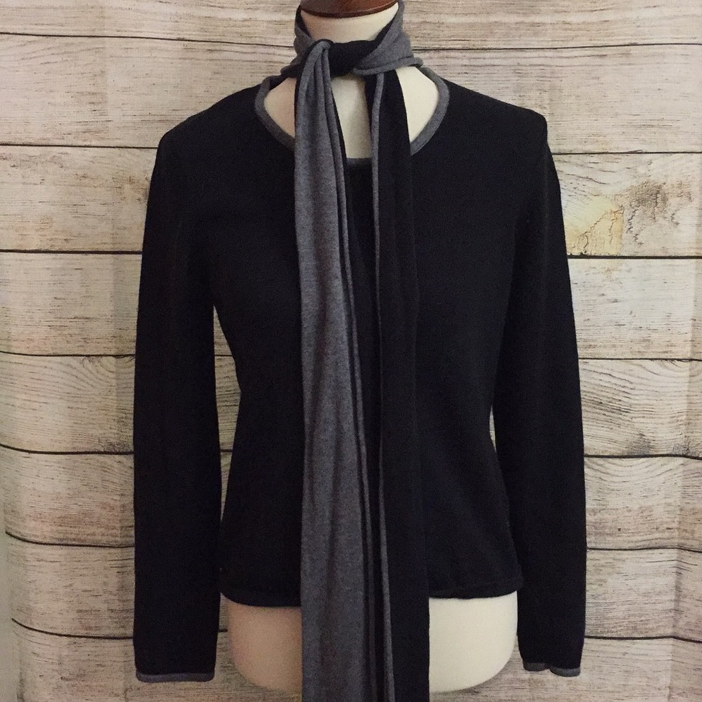 Black and grey sweater-shirt - tie scarf attached